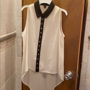 High-low button up blouse with collar